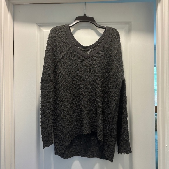 Elon Sweaters - Elan Dark Gray Textured V Neck Long Sleeve Sweater.